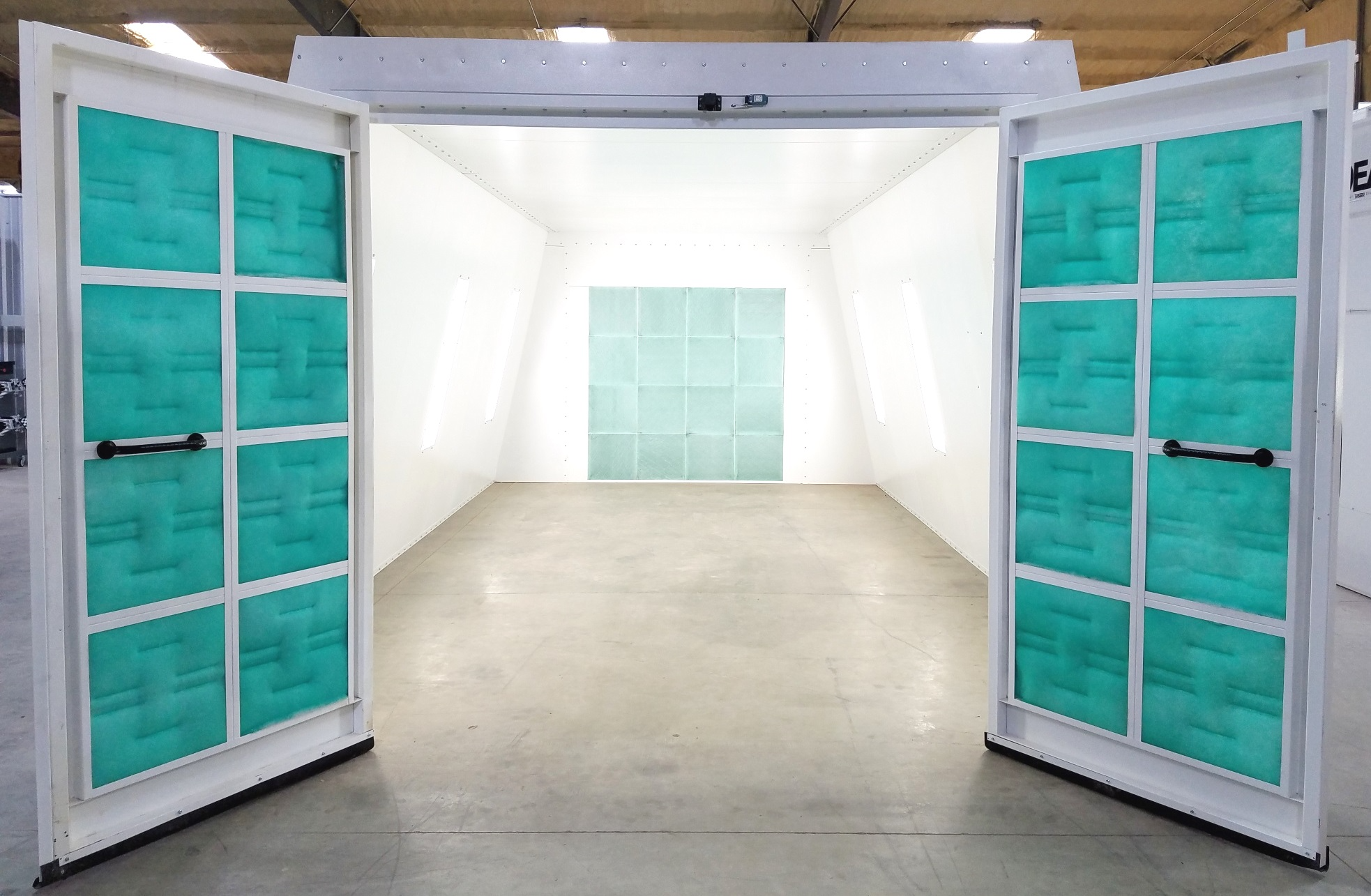 CROSS DRAFT PAINT SPRAY BOOTH