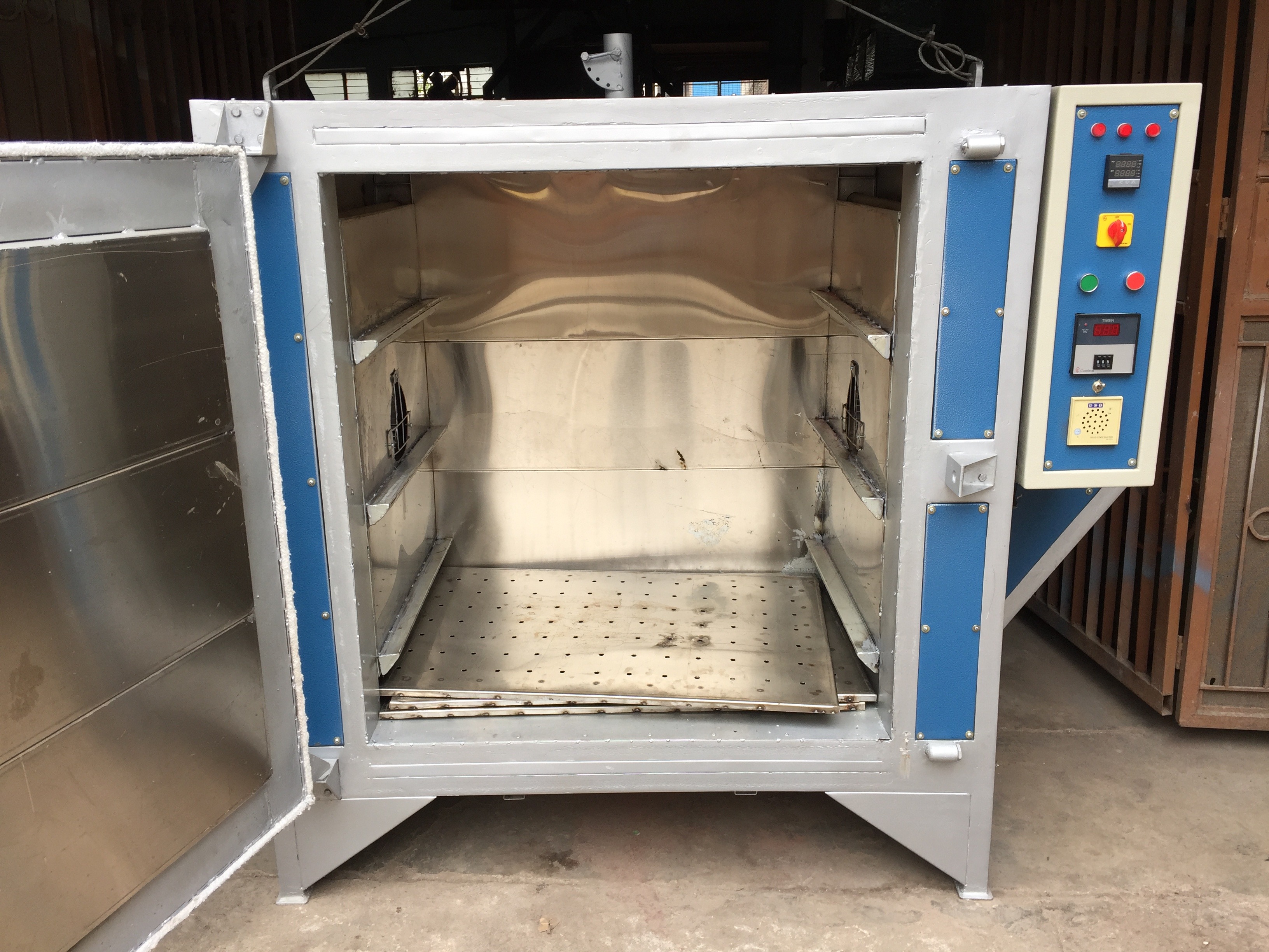 CURING OVEN